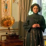 نگاهی به گریم عالی و بی‌نقص مهراوه شریفی‌نیا در نقش ثریا، همسر محمدرضا پهلوی