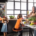 استرس پنهان درون آشپزخانه مربوط به مادران است یا پدران؟