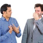 ۴ گروه غذایی که می‌تواند باعث بوی بد بدن شوند