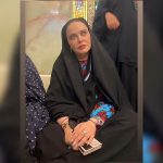 فیلم حماسه سخنرانی مبهوت کننده بهاره رهنما در  عاشورا با پوشش چادری کامل/  باور نمیکنم که این خانه روزی خانه محبوب تو بود..
