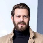 مهم/ خوانندگی دلنشین پژمان بازغی با یک آهنگ خاص در برنامه چیدمانه/ آدما با همو تنهان هر کدوم یه جور مُعمان