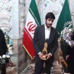 استقبال از مدال‌آور المپیاد جهانی فیزیک در حرم حضرت معصومه(س)