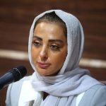 نفیسه روشن و تحولی که بعد از یک خواب در او ایجاد شد؛ وقتی رسیدم به بین الحرمین، اولین چیزی که گفتم این بود: «یا امام حسین، غلط کردم!» چون…+فیلم