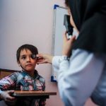 تبلیغ قطره درمان «دوربینی» دروغ است