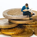 چرا ذهن تان اسیر پول است و چطور می‌توانید آزاد شوید؟