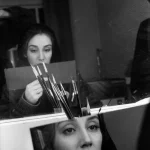 عکس دیده نشده از چهره نچرال هدیه تهرانی قبل از گریم شدن در پشت صحنه/ خانوم سوپراستار در اوج محبوبیت سینمای ایران