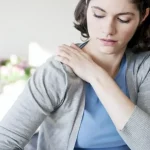 ۱۳ راه طبیعی برای کاهش درد مفاصل