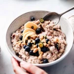 راز انرژی و شادی صبحگاهی در یک کاسه جو دو سر و امگا ۳ + طرز تهیه