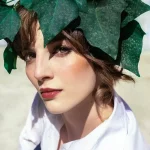 شیرین تاسیان مرزهای مد را با انتشار عکسی با آرایش برگ جابجا کرد!