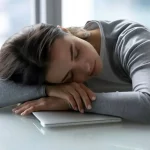 نارکولپسی چیست؟ همه چیز درباره علائم، دلایل تا درمان فلج خواب