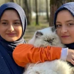 فیلم / محسن تنابنده، سارا و نیکا فرقانی را با خاک یکسان کرد /  توانایی‌های بازیگریشان صفر است و نمی شود …