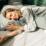 بهترین کارهایی که باید قبل از ۹ شب انجام دهید تا خواب راحت و ذهن آرام داشته باشید