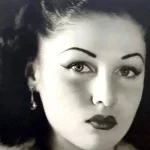 عکس/سفر در زمان؛ «محمدرضا پهلوی» در حال گفتگو با همسر اول و مصری اش در سعدآباد؛ سال 1321