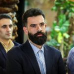 اجرای سرود همگانی دانش‌آموزان با هدف الگوسازی از شهدا و تقویت روحیه انقلابی