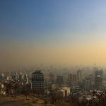 وضعیت هوای تهران همچنان قرمز؛ ذرات معلق دست از سر پایتخت بر نمی‌دارند